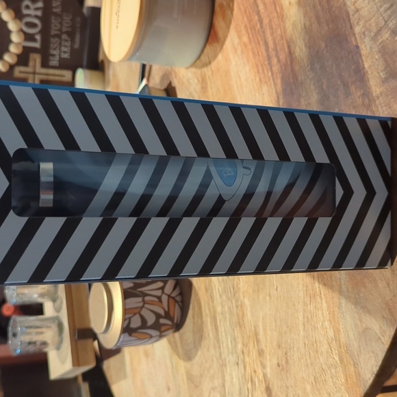 New in box Stanley 40oz Barbie Collection - Picture 2 of 8